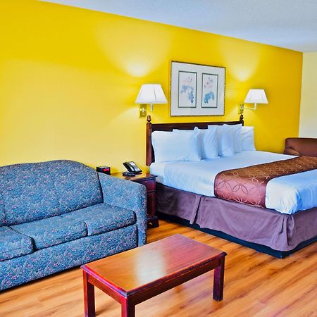 Days Inn By Wyndham Burleson Ft. Worth Esterno foto