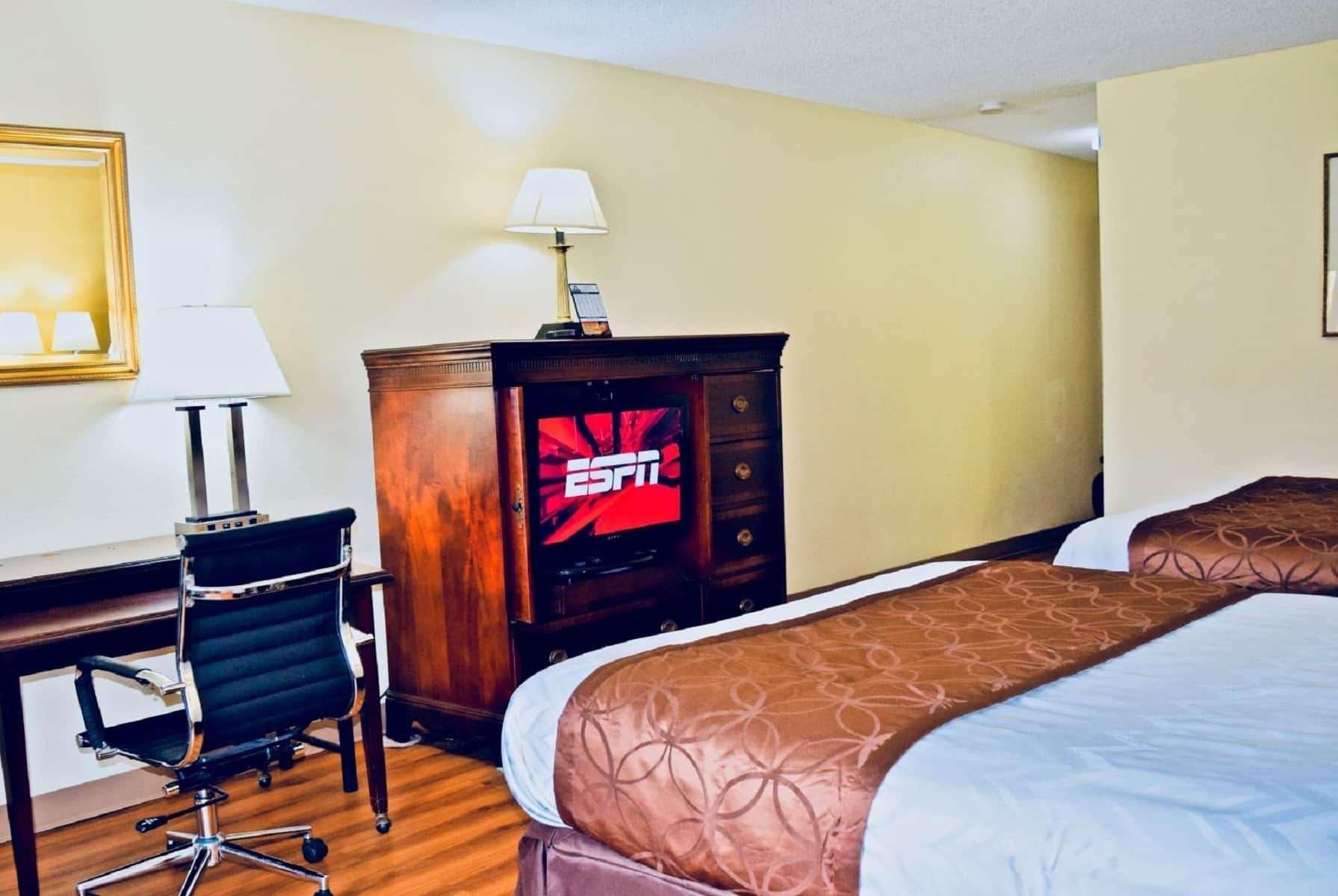 Days Inn By Wyndham Burleson Ft. Worth Esterno foto