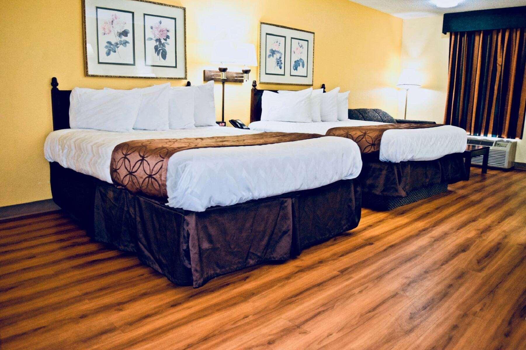 Days Inn By Wyndham Burleson Ft. Worth Esterno foto