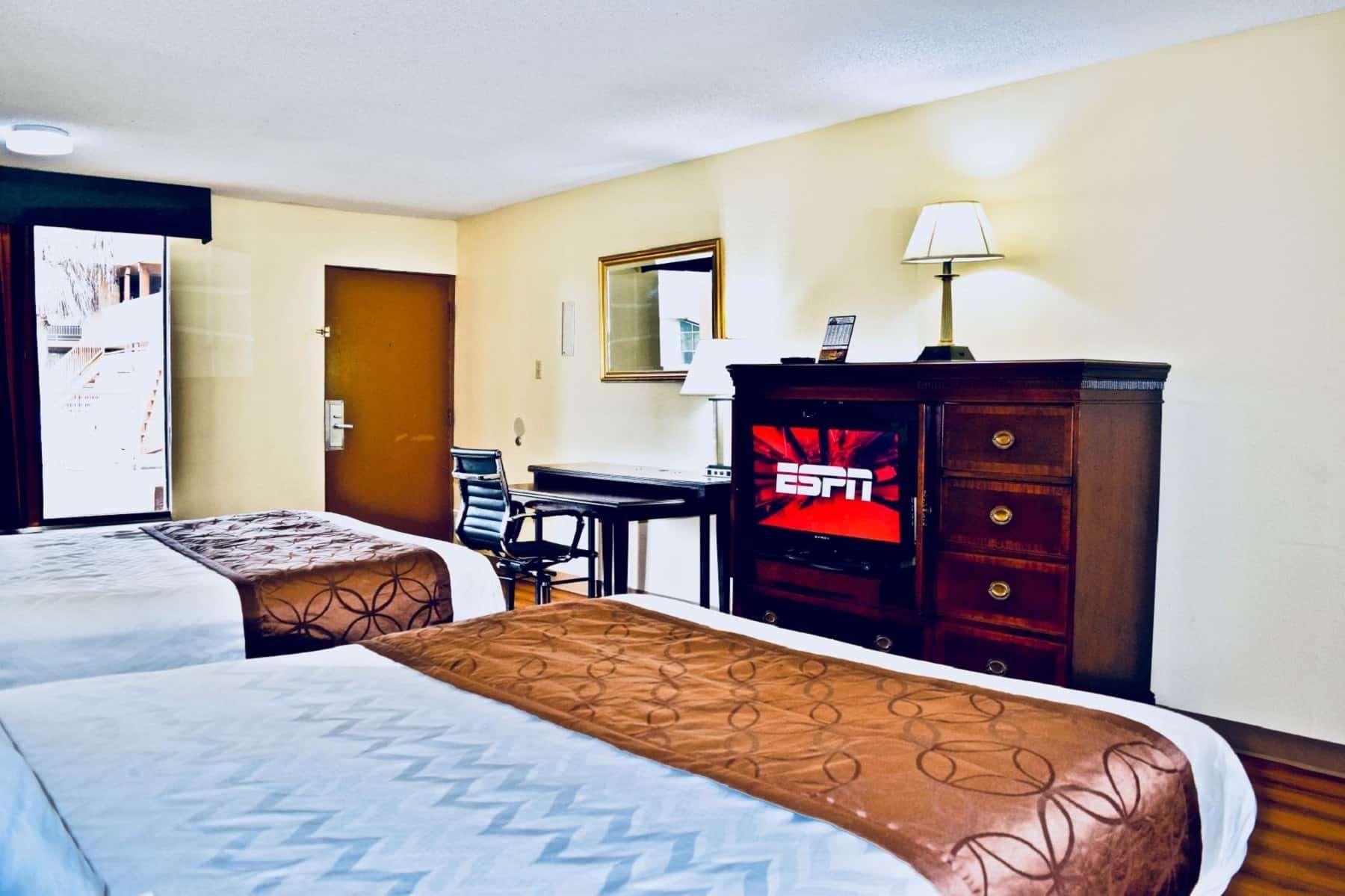 Days Inn By Wyndham Burleson Ft. Worth Esterno foto