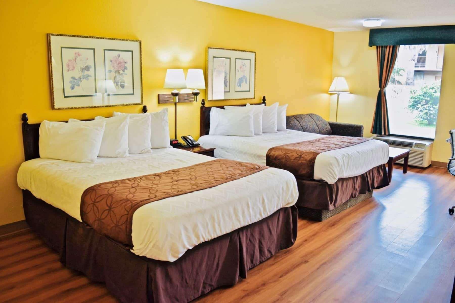 Days Inn By Wyndham Burleson Ft. Worth Esterno foto