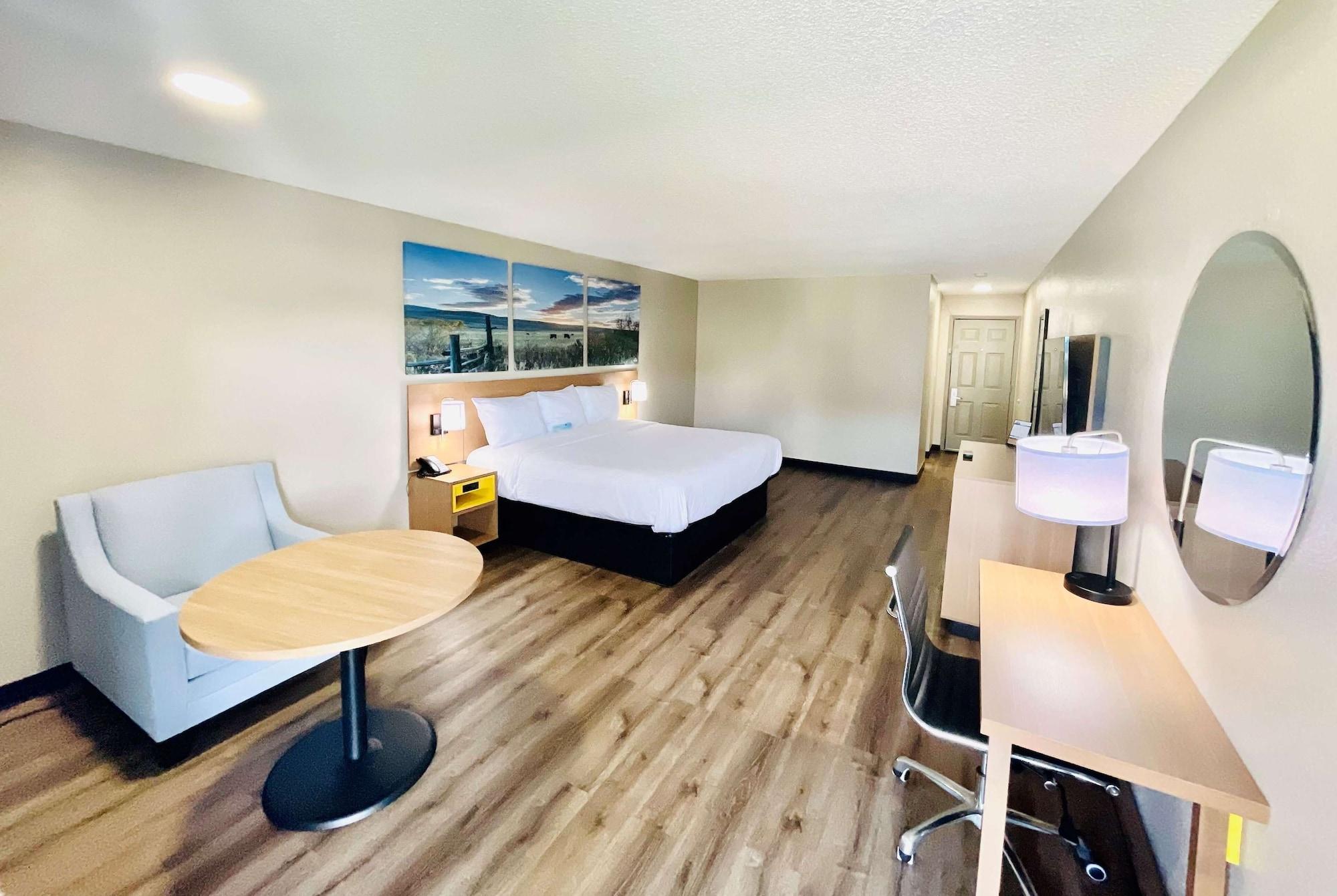 Days Inn By Wyndham Burleson Ft. Worth Esterno foto